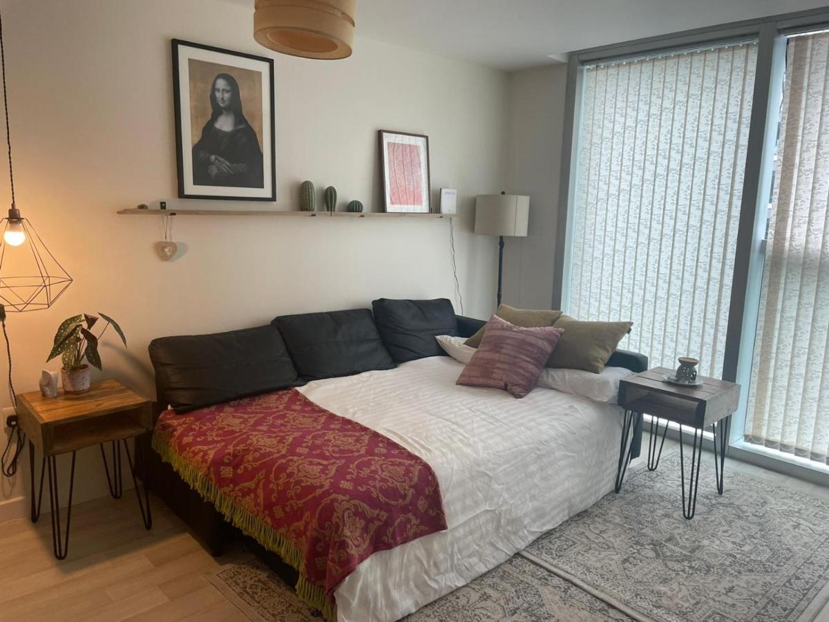 Modern Apartment Located In Cmk Restaurant Quarter Milton Keynes Exterior foto